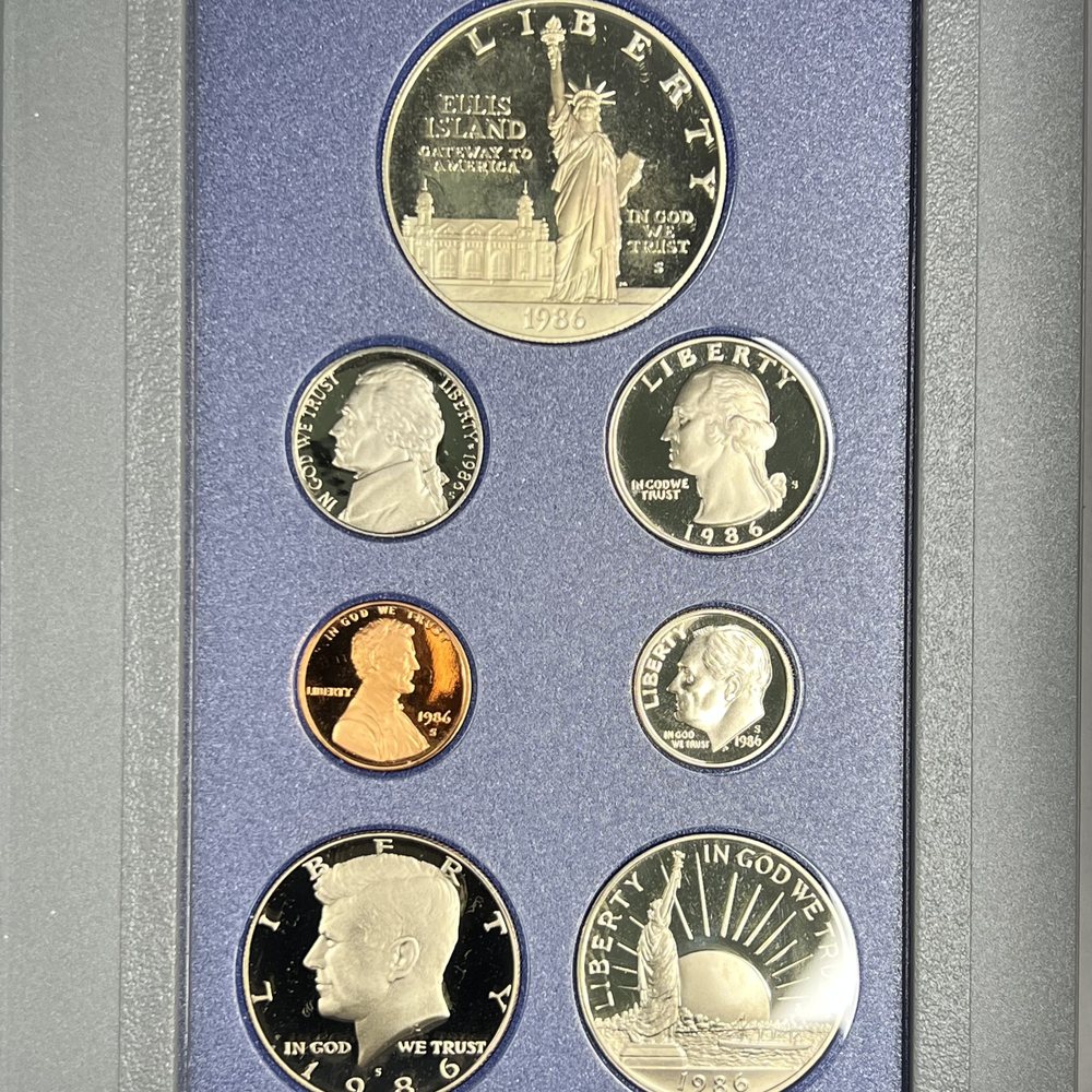 1887 Victoria Jubilee Sovereign — PCGS MS64